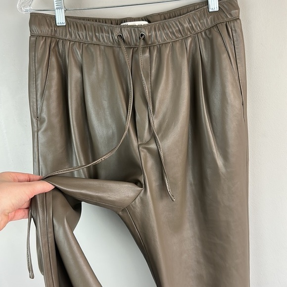 Zara Brown Faux Vegan Leather The Weekend Trouser Pants Size Medium - Picture 9 of 16